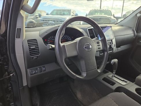 Used 2012 Nissan Frontier SV image 8