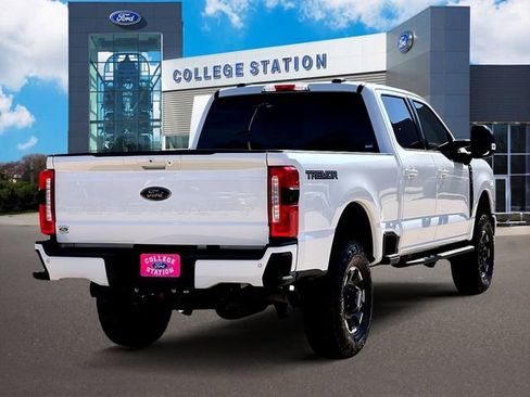 Certified 2025 Ford F250 Lariat w/ Tremor Off-Road Package image 4