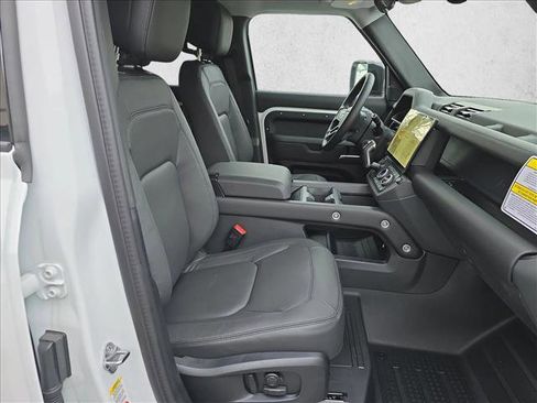 New 2026 Land Rover Defender 110 X-Dynamic SE image 10
