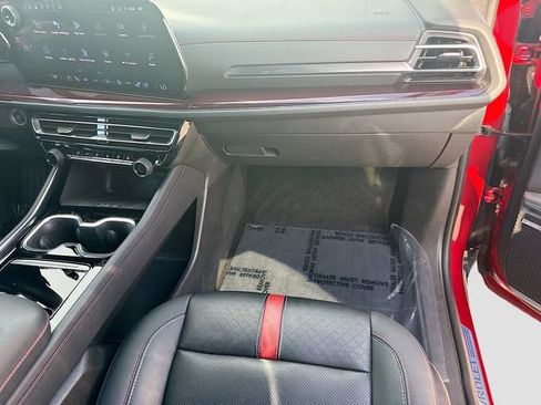 Used 2024 Chevrolet Traverse RS w/ LPO, Floor Liner Package FWD image 19