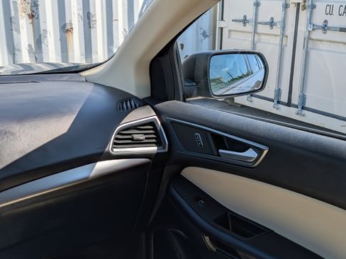 Certified 2024 Ford Edge SE image 17