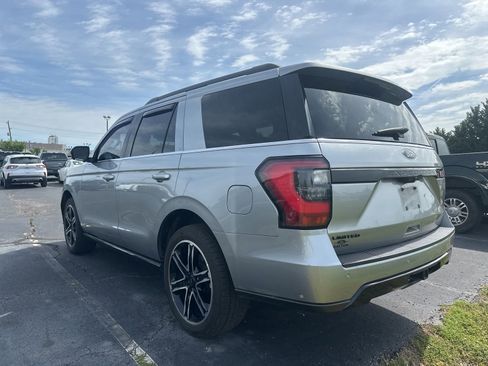 Used 2021 Ford Expedition Limited AWD/4WD image 4
