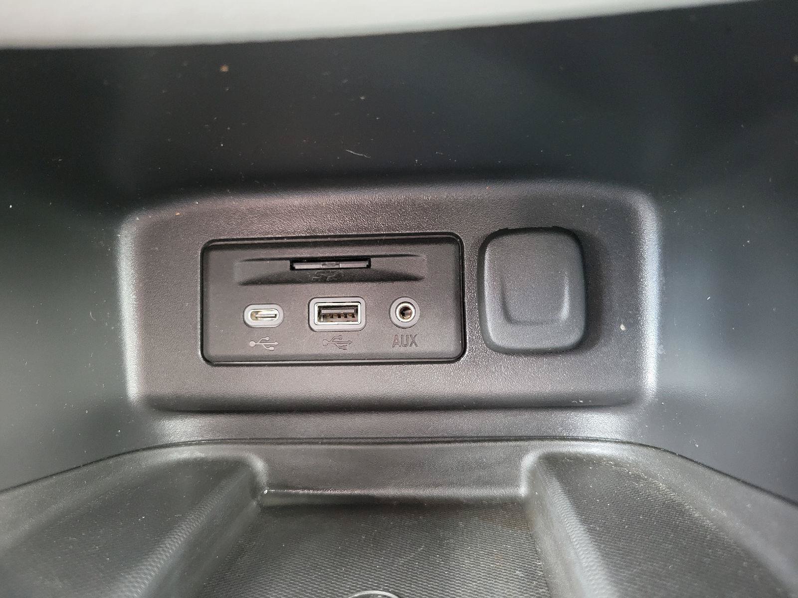 Used 2020 Chevrolet Equinox Premier FWD image 23