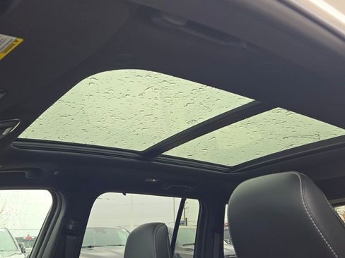 New 2025 Jeep Grand Cherokee Limited w/ Luxury Tech Group II image 26