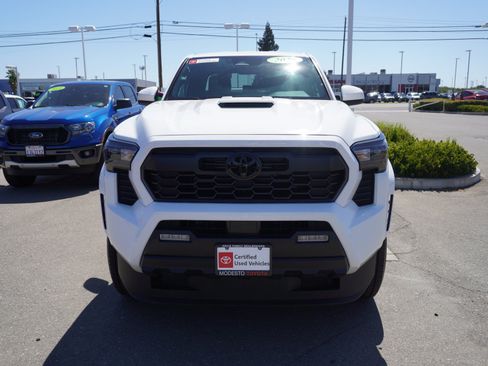 Used 2026 Toyota Tacoma TRD Sport AWD/4WD image 4