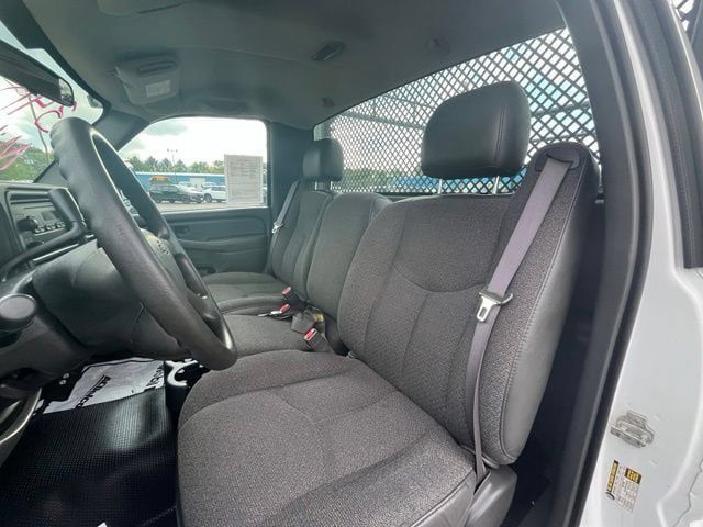 Used 2004 Chevrolet Silverado 2500 W/T RWD image 12
