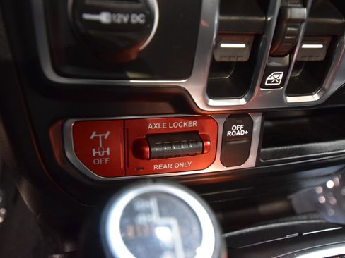 Used 2021 Jeep Gladiator Mojave AWD/4WD image 35