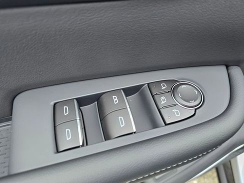 New 2026 Buick Enclave Sport Touring w/ Super Cruise Package image 7