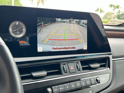 Certified 2025 Lexus ES 350 w/ Premium Package image 16