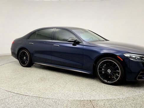 Used 2024 Mercedes-Benz S 580e 4MATIC Sedan w/ AMG Line image 3