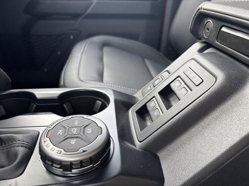 New 2025 Ford Bronco Badlands image 25