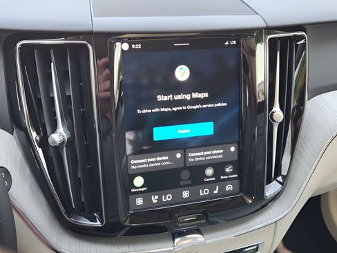 Used 2025 Volvo XC60 T8 Plus w/ Protection Package Premier AWD/4WD image 13