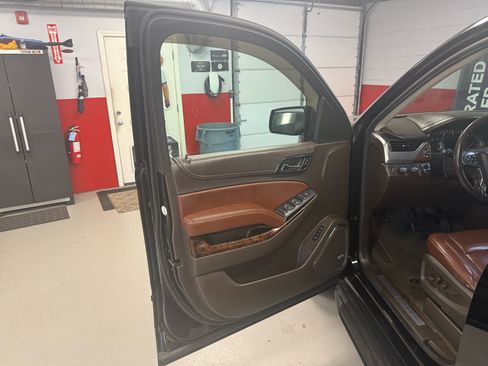 Used 2018 Chevrolet Tahoe Premier image 30