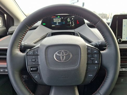 Certified 2025 Toyota Prius Plug-In Hybrid image 18