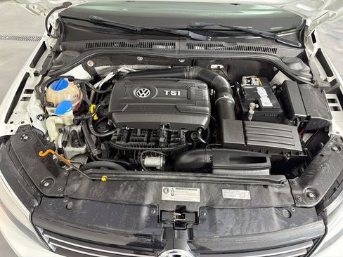 Used 2014 Volkswagen Jetta SE FWD image 25