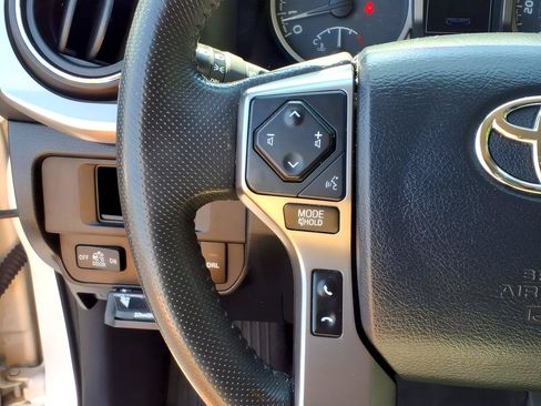 Used 2019 Toyota Tacoma SR5 AWD/4WD image 23