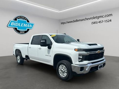 Used 2024 Chevrolet Silverado 2500 LT AWD/4WD image 1