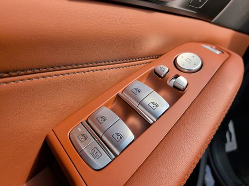 Certified 2024 BMW X7 M60i w/ Executive Package image 31