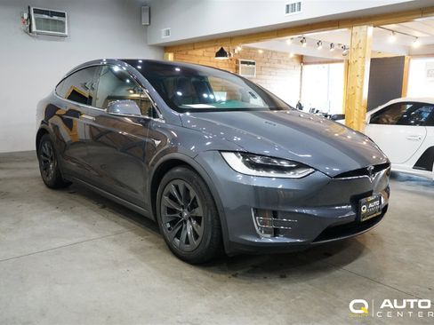Used 2019 Tesla Model X 100D image 3