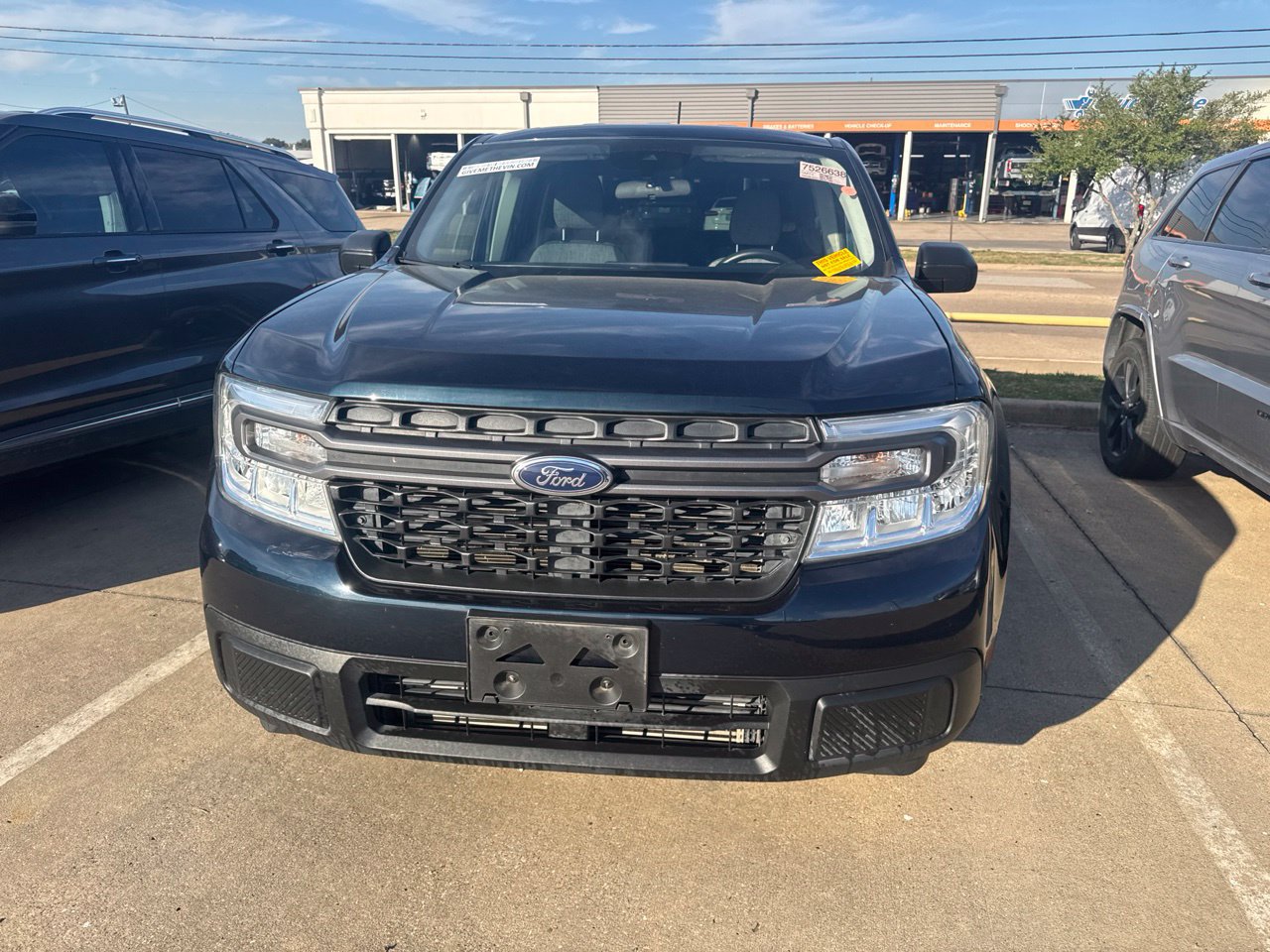 Used 2023 Ford Maverick XLT FWD image 2