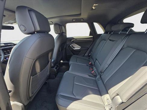 New 2025 Audi Q3 2.0T Premium image 18