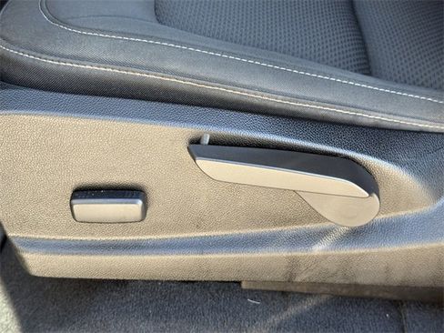 Used 2019 Chevrolet Colorado LT image 16