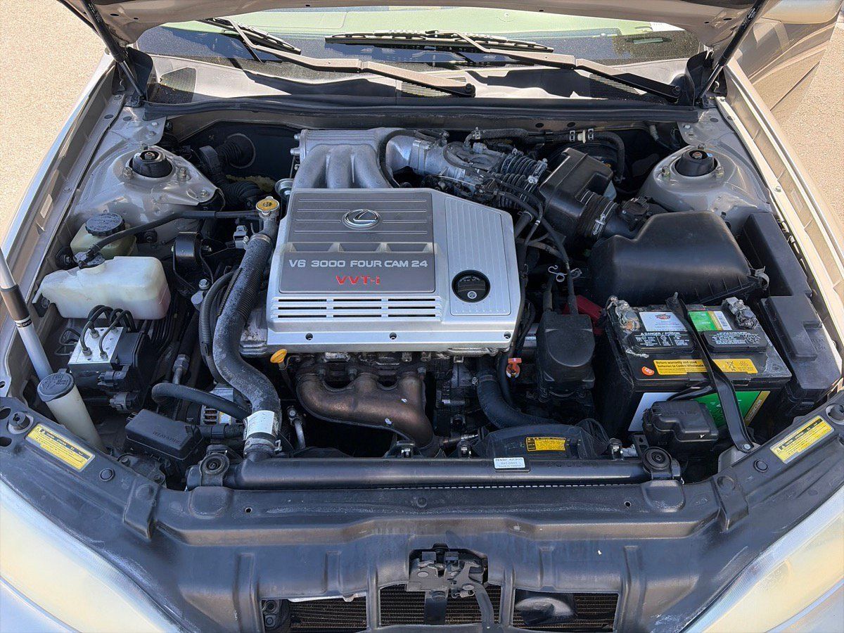 Used 2000 Lexus ES 330 FWD image 18