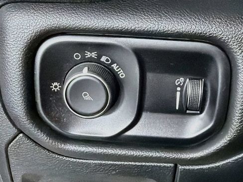 Used 2024 RAM 1500 Laramie RWD image 15