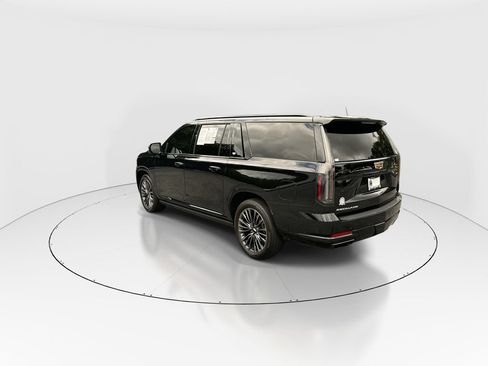 Used 2025 Cadillac Escalade ESV Sport Platinum AWD/4WD image 6