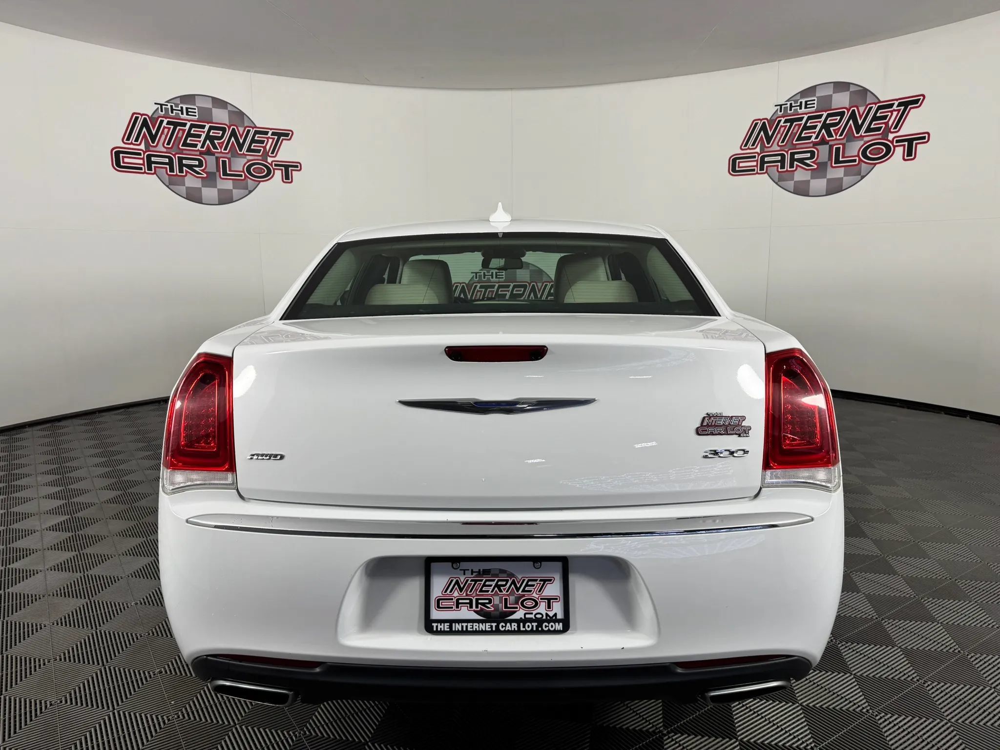 Used 2017 Chrysler 300 Limited w/ Driver Convenience Group AWD/4WD image 6