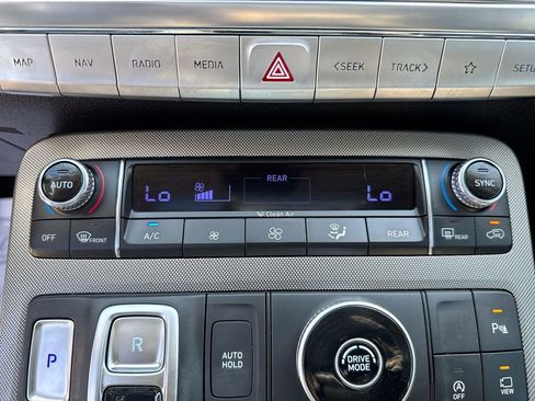 Used 2022 Hyundai Palisade Limited FWD image 25
