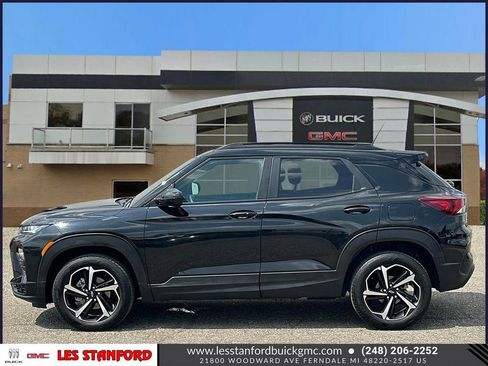 Used 2023 Chevrolet TrailBlazer RS w/ Convenience Package AWD/4WD image 2