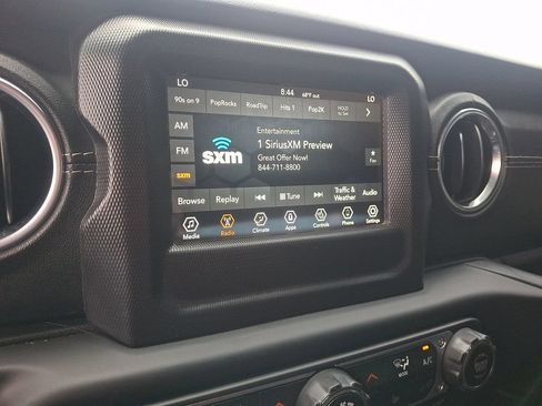 Used 2018 Jeep Wrangler Unlimited Sahara w/ Cold Weather Group AWD/4WD image 16