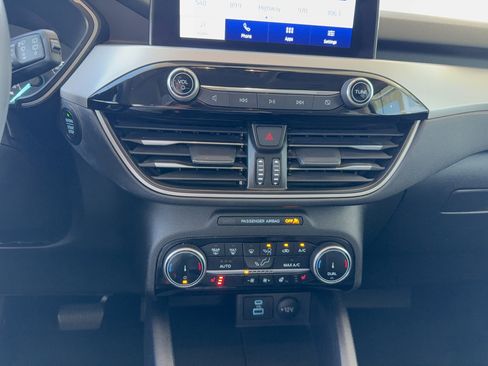 Used 2022 Ford Escape SEL image 20