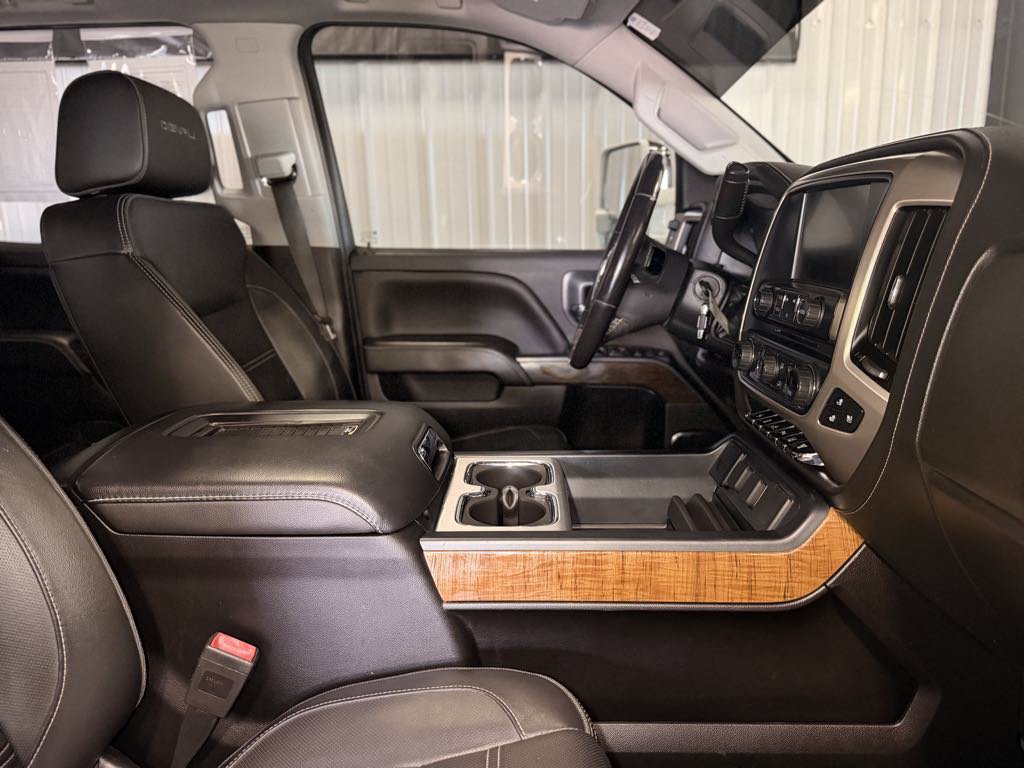 Used 2018 GMC Sierra 3500 Denali w/ Duramax Plus Package AWD/4WD image 28