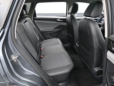 Used 2022 Volkswagen Taos SE w/ Panoramic Sunroof Package AWD/4WD image 24