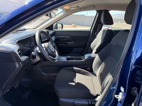 Used 2025 Nissan Kicks S image 11