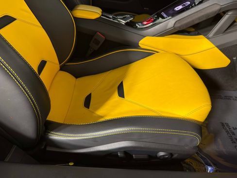 Used 2023 Lamborghini Huracan EVO RWD image 24