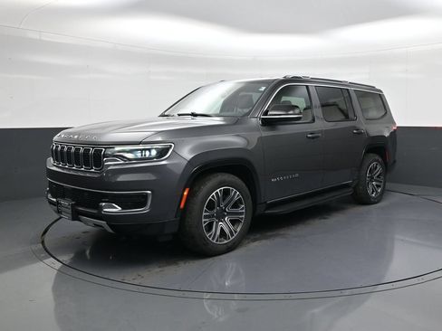 Used 2024 Jeep Wagoneer Series II w/ Flexible Seating Group AWD/4WD image 3