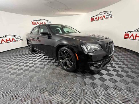 Used 2021 Chrysler 300 Touring L RWD image 14