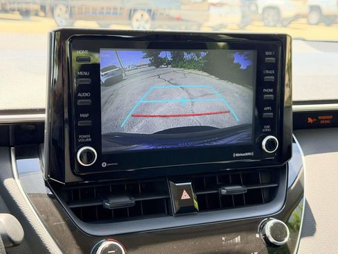 Used 2022 Toyota Corolla LE FWD image 4