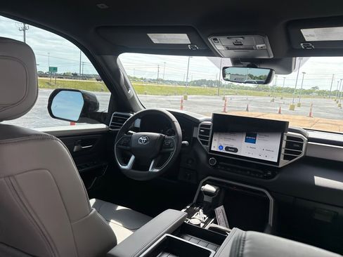 New 2026 Toyota Tundra Limited AWD/4WD image 29