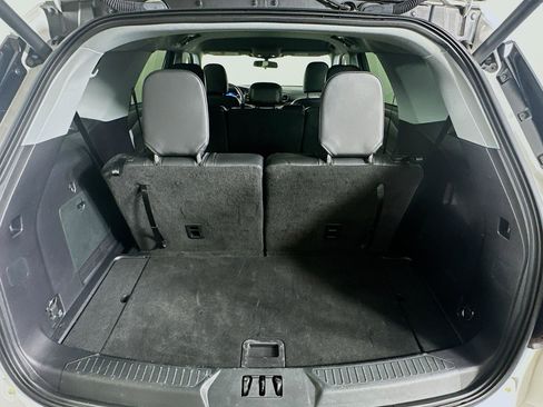 Used 2022 Ford Explorer XLT w/ Equipment Group 202A image 30