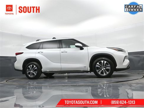Used 2022 Toyota Highlander XLE image 47