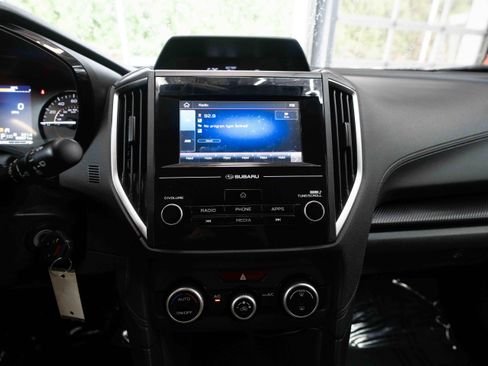 Used 2020 Subaru Crosstrek 2.0i AWD/4WD image 17