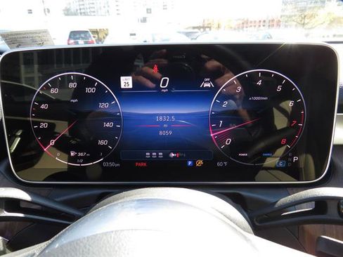 Used 2025 Mercedes-Benz C 300 4MATIC Sedan image 13