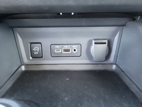 Used 2025 Nissan Sentra SV image 14