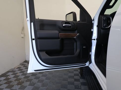 Used 2022 Chevrolet Silverado 3500 High Country w/ Safety Package II AWD/4WD image 18
