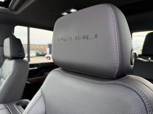 Used 2021 GMC Sierra 3500 Denali w/ Denali Ultimate Package image 26