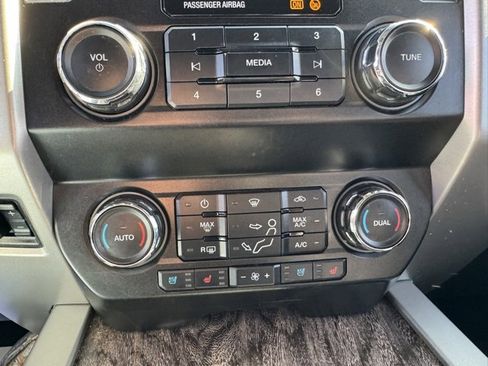 Used 2019 Ford F250 Lariat w/ Chrome Package image 23